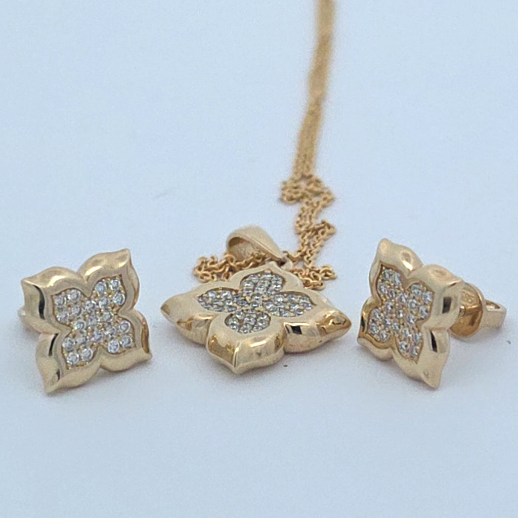 Yellow Gold Charm Necklace with Round Brilliant Cut Diamonds