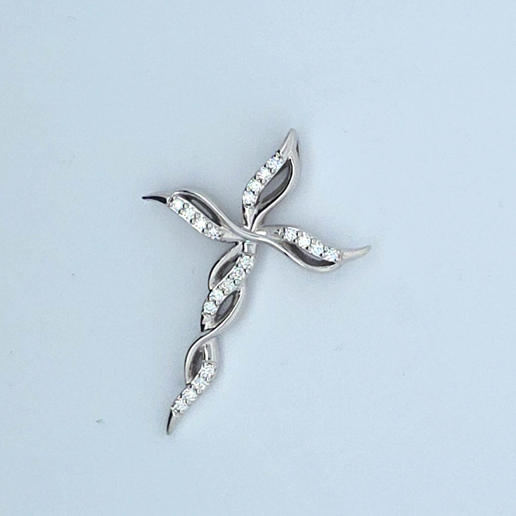 White Gold Pendant with Round Cut Brilliant Diamonds